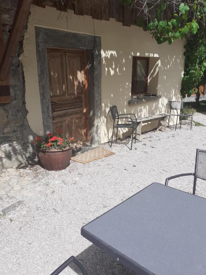 La Grange De Pimberty - Beautiful Apartments 27 Miles From Geneva Vailly Bagian luar foto