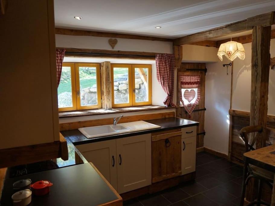 La Grange De Pimberty - Beautiful Apartments 27 Miles From Geneva Vailly Bagian luar foto