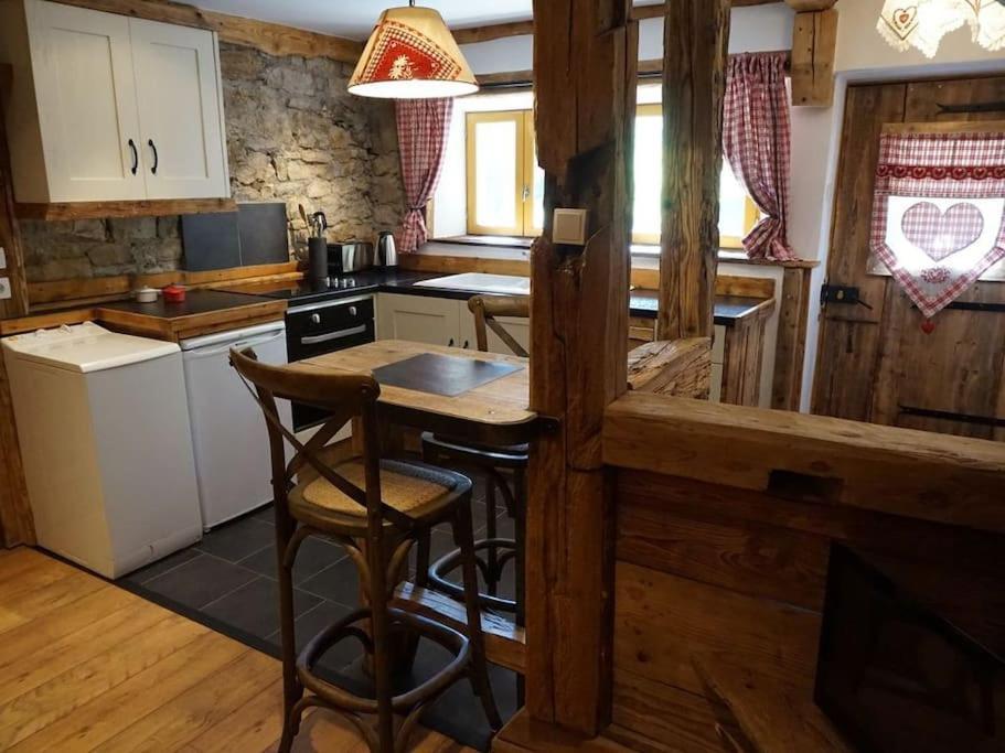 La Grange De Pimberty - Beautiful Apartments 27 Miles From Geneva Vailly Bagian luar foto